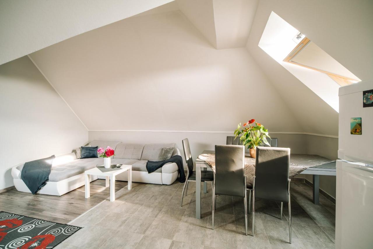 Buzavirág Apartman Keszthely Esterno foto